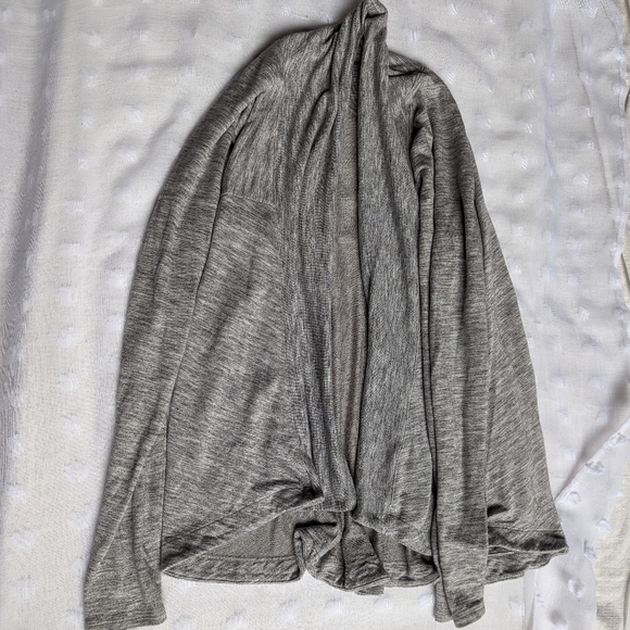 Athleta Nirvana Wear Two Ways Wrap size M - Picture 3 of 7